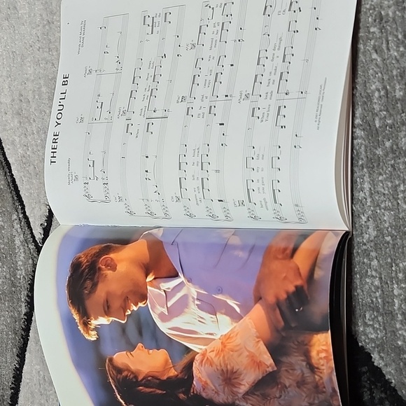 PEARL HARBOR MUSIC FROM MOTION PICTURES 2001 PIANO SOLO SONGBOOK COLORED PHOTOS - Picture 9 of 16